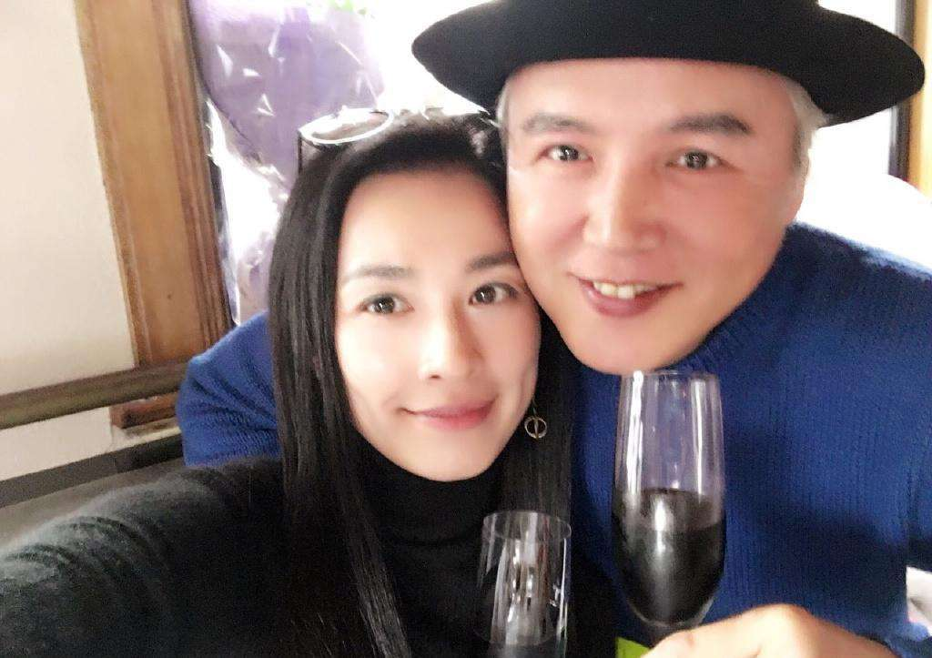 张庭夫妇社交平台被禁言，对两人来说意味着什么？