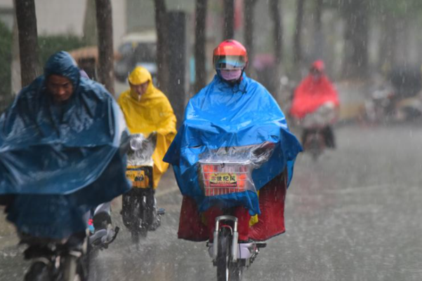 南方将有持续性降雨和强对流天气，气候到底怎么了？