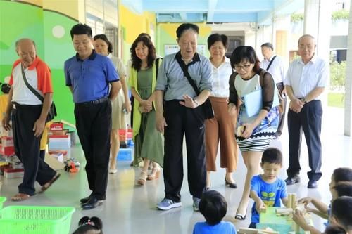 政协委员建议幼儿园小学放学延长至6点，你支持这个建议吗？