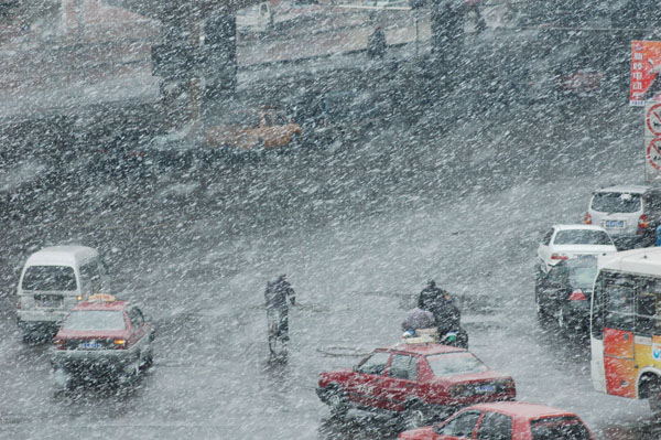 祁连山突降大雪，是什么原因造成的？