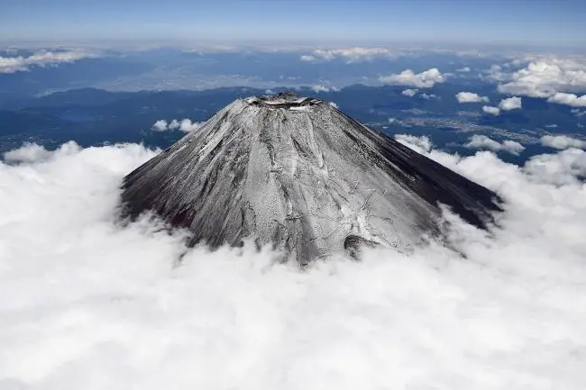 日本发生6.5级地震，这会促进富士山喷发吗？