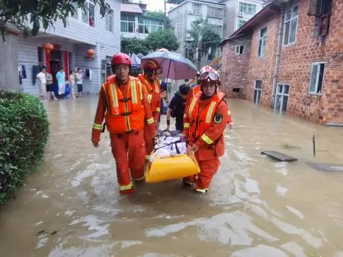 山西暴雨成灾，多地又迎霜冻寒潮，这场寒潮给救援工作带来了哪些困难？