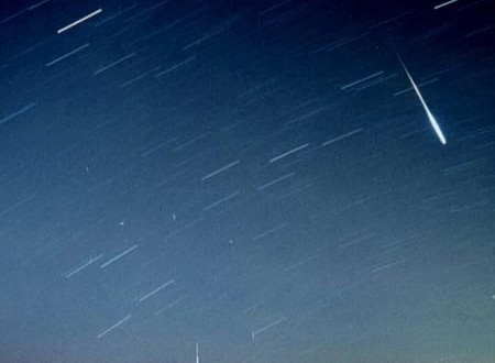 
今天晚上9点有流星雨吗

