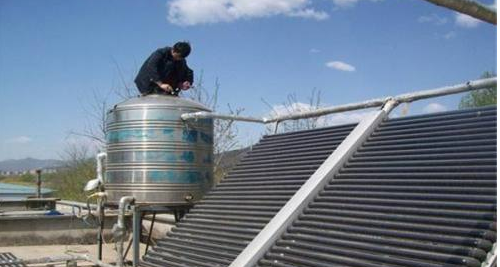 太阳能热水器怎样清洗水垢