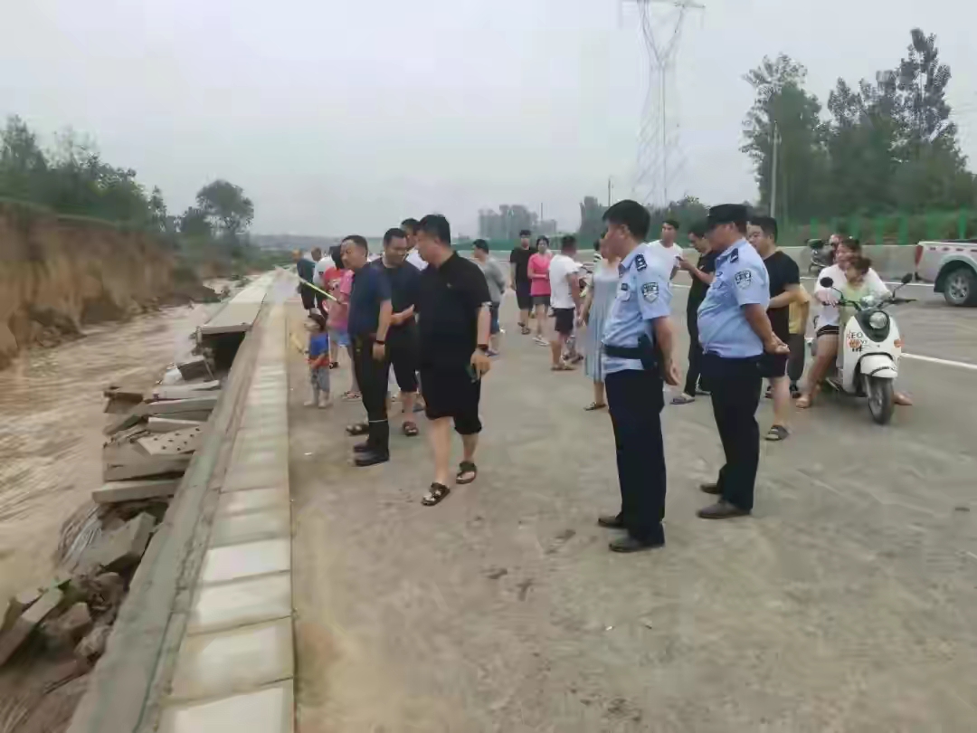 河南郑州暴雨后冲出一汉代古墓，这座古墓中有藏有哪些古文物？