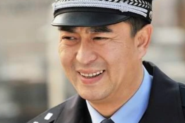 《营盘镇警事》的演员有哪些？