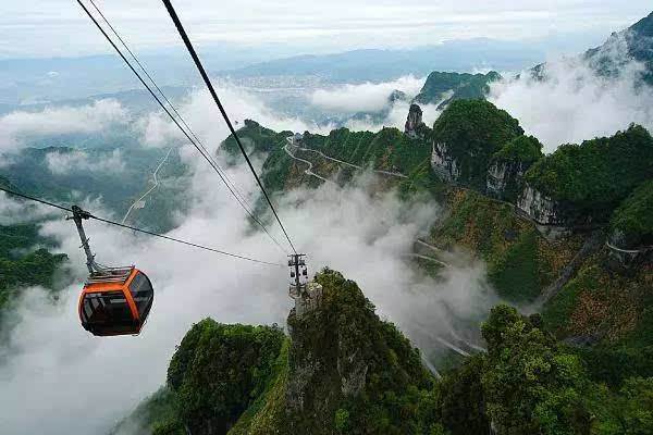 天门山在哪个地方，为何会适合翼装飞行？