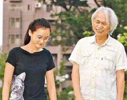 台湾“爷孙恋”，17岁少女爱上57岁大爷，6年过去，二人过得怎样？