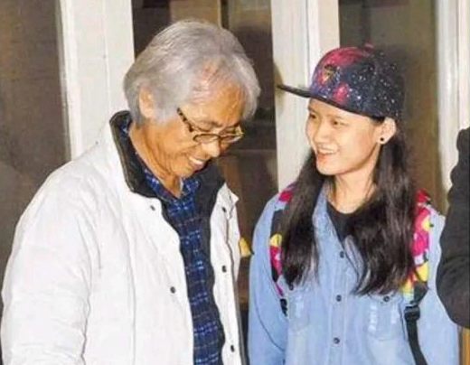 台湾“爷孙恋”，17岁少女爱上57岁大爷，6年过去，二人过得怎样？