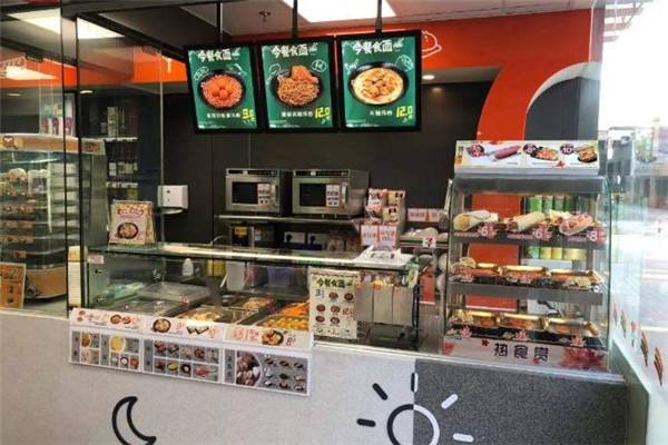 记者卧底711便利店，后厨乱象有多令人作呕？