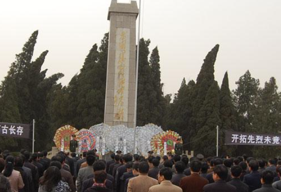 祭英雄烈士寄语怎么写？