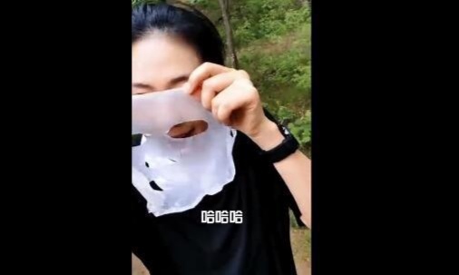 李慧珍出新招敷面膜爬山，运动防晒补水三不误，网友对此是如何评价的？