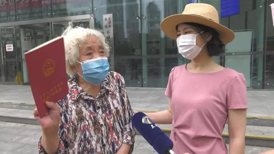 那对结婚57年，连菜刀都要AA的80岁老夫妻怎么样了？