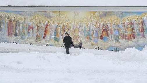 乌克兰基辅雪后变冰雪世界，该国的天气到底有多极端？