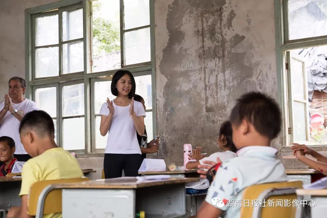 一位海归女硕士连续10年去湘西支教，这位女硕士身上有哪些优秀的品质？