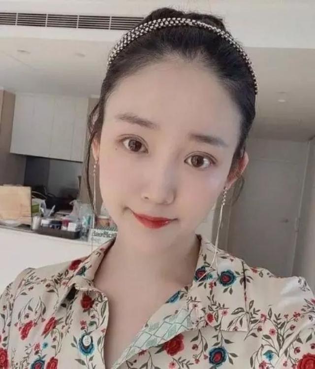 绿地张雨婷终于坐进了宝马，这件事你有什么样的看法呢？