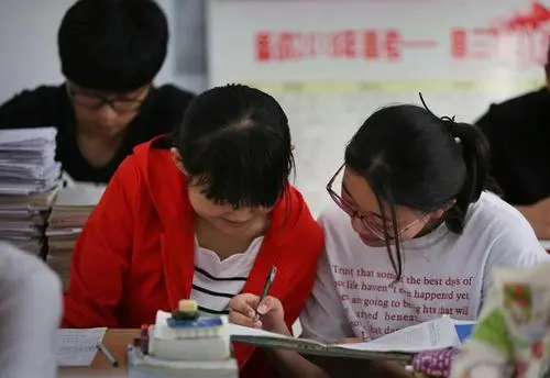 学生们在高考前学习压力太大，怎么有效缓解呢？