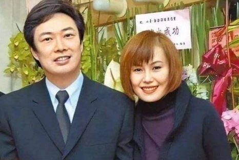 费玉清与安井千惠分手后单身至今，如今与红颜知己江蕙不离不弃，现状如何？