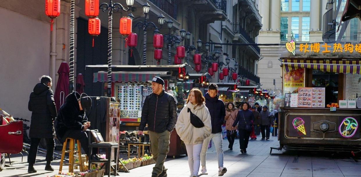 苏杭说自己是上海后花园，哪座城市才是真正和上海亲近的？