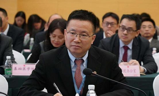 为何说成都大学校长王清远可非“学术混混”？